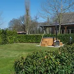 Vakantiehuis Groepsaccommodatie Met Hottub En Sauna | 18 Personen *