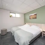 Vakantiehuis Groepsaccommodatie Met Hottub En Sauna | 18 Personen Neede