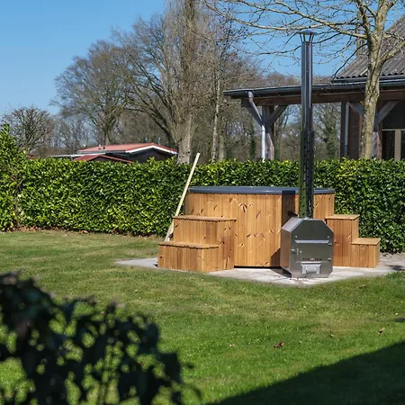Groepsaccommodatie Met Hottub En Sauna | 18 Personen Holiday park Neede
