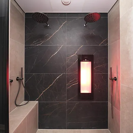 Vakantiehuis Groepsaccommodatie Met Hottub En Sauna | 18 Personen *