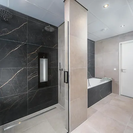 Vakantiehuis Groepsaccommodatie Met Hottub En Sauna | 18 Personen