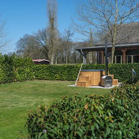Vakantiehuis Groepsaccommodatie Met Hottub En Sauna | 18 Personen *