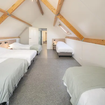 Groepsaccommodatie Met Hottub En Sauna | 18 Personen Vakantiehuis