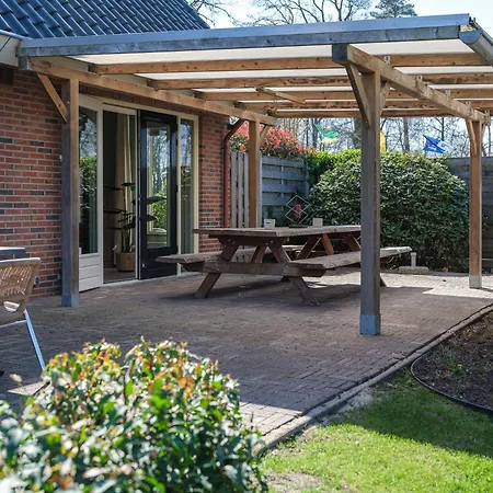 Groepsaccommodatie Met Hottub En Sauna | 18 Personen 度假居