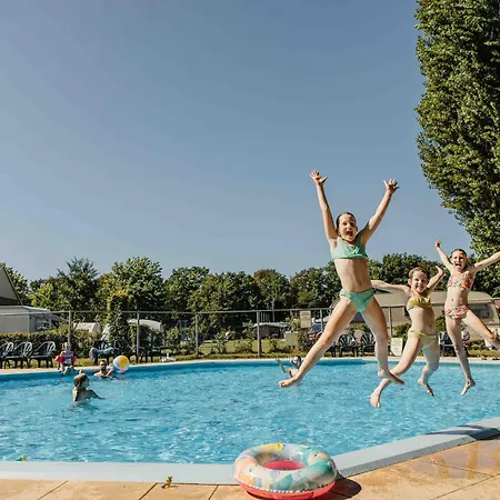 Groepsaccommodatie Met Hottub En Sauna | 18 Personen Vakantiehuis Neede