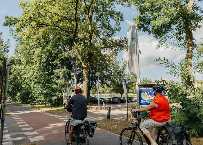 Semesterbostad Groepsaccommodatie Met Hottub En Sauna | 18 Personen