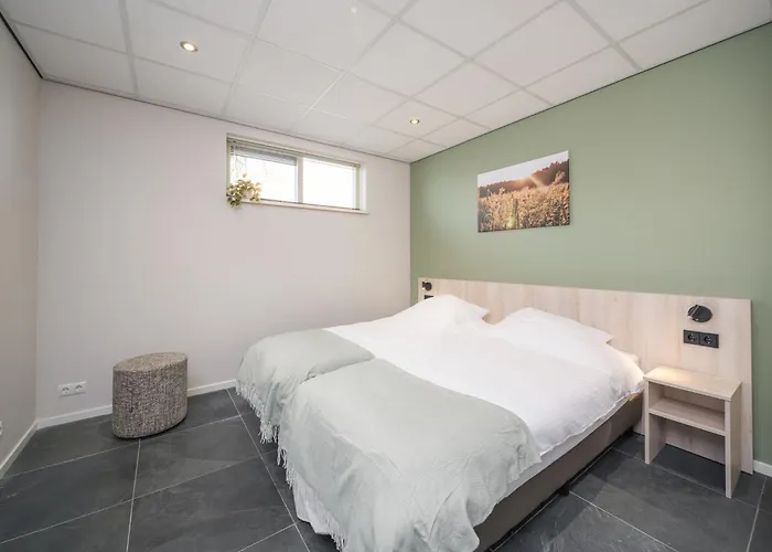 Semesterbostad Groepsaccommodatie Met Hottub En Sauna | 18 Personen Neede