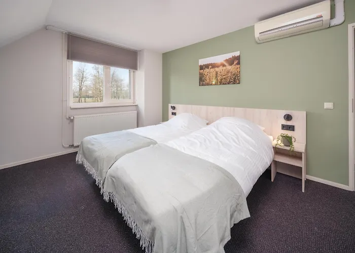 Groepsaccommodatie Met Hottub En Sauna | 18 Personen Semesterbostad Neede