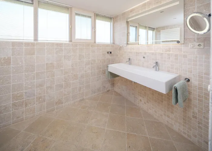 Groepsaccommodatie Met Hottub En Sauna | 18 Personen Semesterbostad *