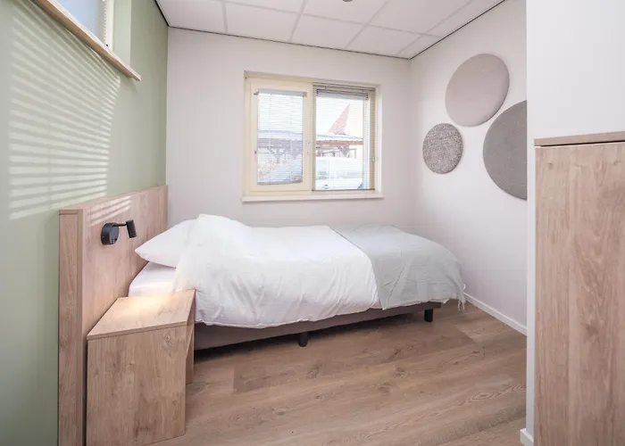 Semesterbostad Groepsaccommodatie Met Hottub En Sauna | 18 Personen *