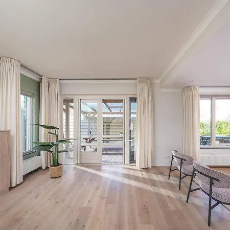 Groepsaccommodatie Met Hottub En Sauna | 18 Personen Neede