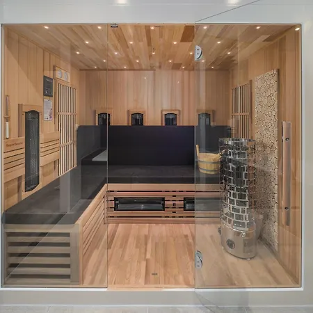 Dom wakacyjny Groepsaccommodatie Met Hottub En Sauna | 18 Personen Neede