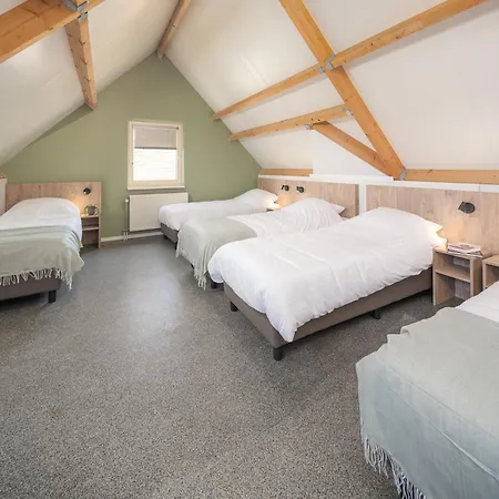 Groepsaccommodatie Met Hottub En Sauna | 18 Personen Dom wakacyjny Neede