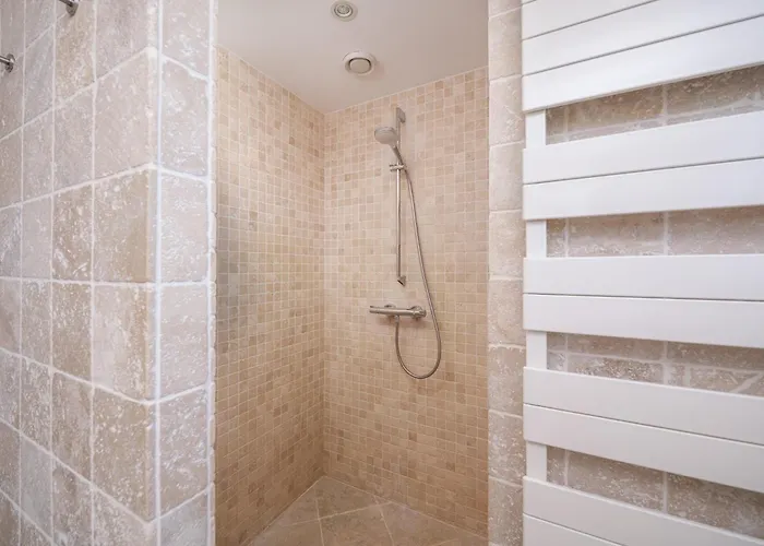 Groepsaccommodatie Met Hottub En Sauna | 18 Personen Neede